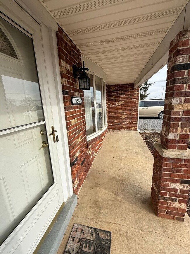 Building Photo - 558 Shippensburg Rd