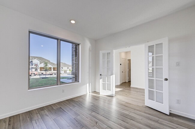 Building Photo - 2605 Mackinac Bay Dr