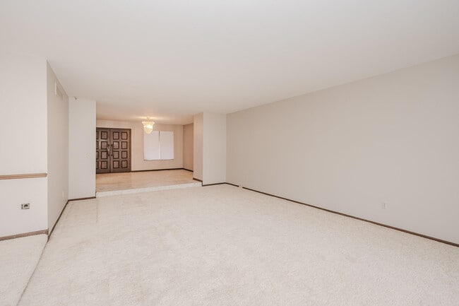 Building Photo - 22745 Wrexford Dr