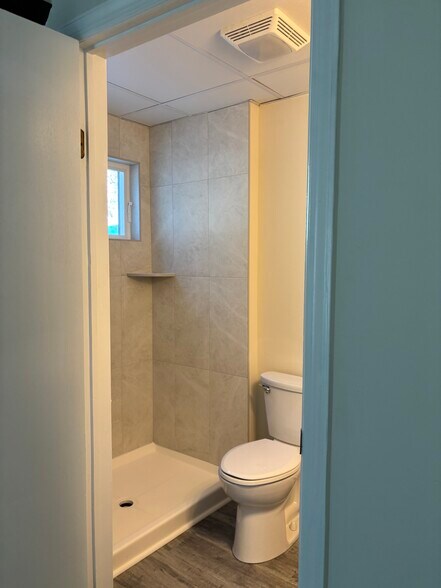 Downstairs Bath - 14 Clove Ave