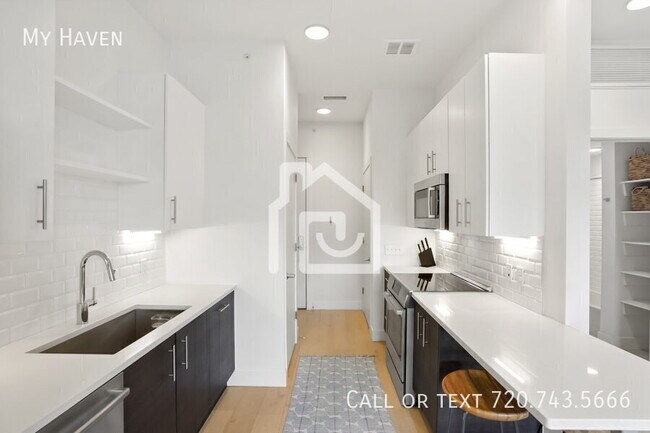 Building Photo - 2550 Lawrence St