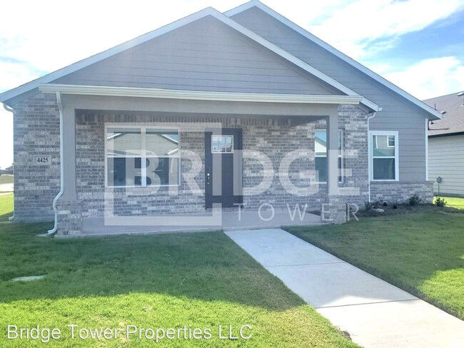 Primary Photo - 3 br, 2 bath House - 4425 Lassen Trail