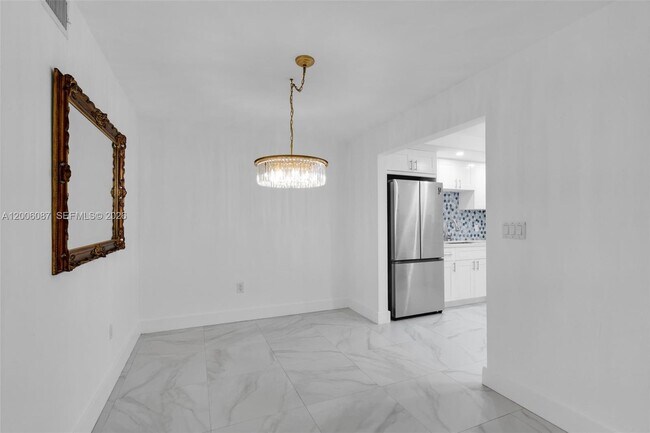 Building Photo - 11960 NE 19th Dr