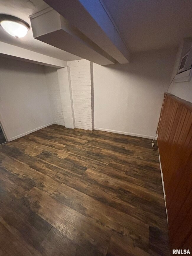 Building Photo - 707 E Nebraska Ave