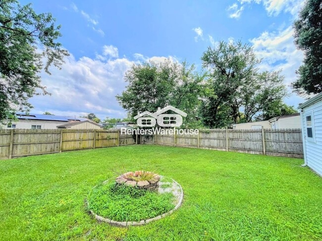 Building Photo - 4945 Paine Ln
