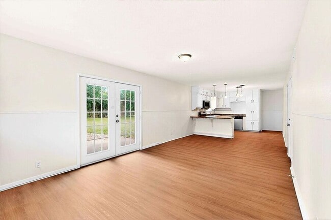 Building Photo - 3632 Venice Dr