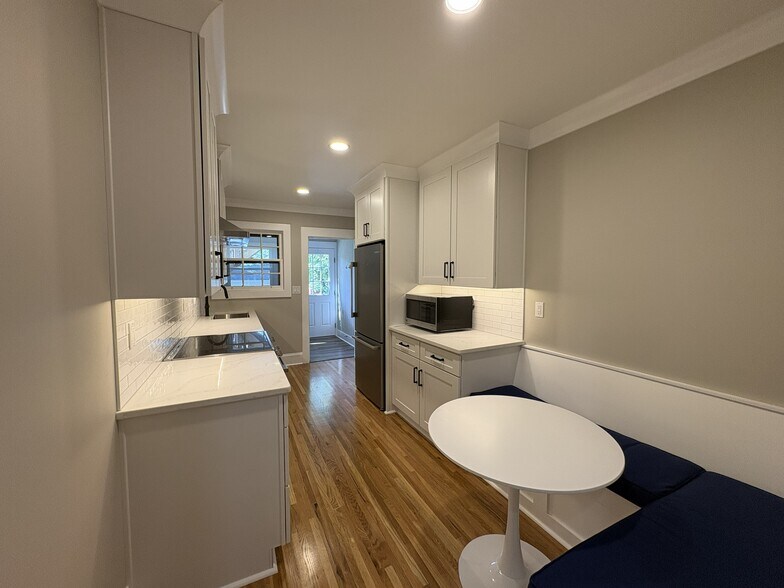 Building Photo - 1412 Kenilworth Ave