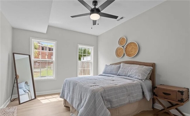 Building Photo - Newly Renovated 4 Bedroom, 2 Full Bath Home, Available Immediately!