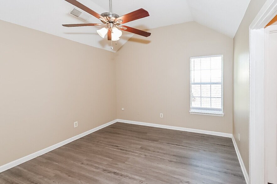 Building Photo - 6926 Ginwood Cove