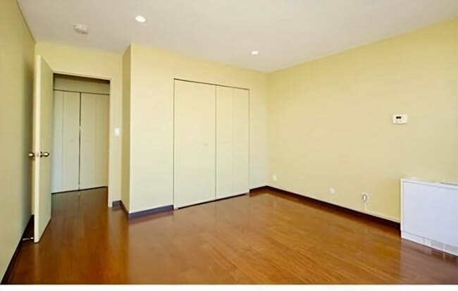 Building Photo - 33 Pond Ave