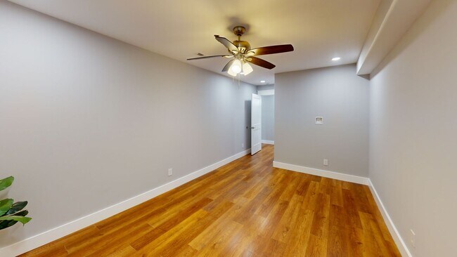Building Photo - 316 S 17th St
