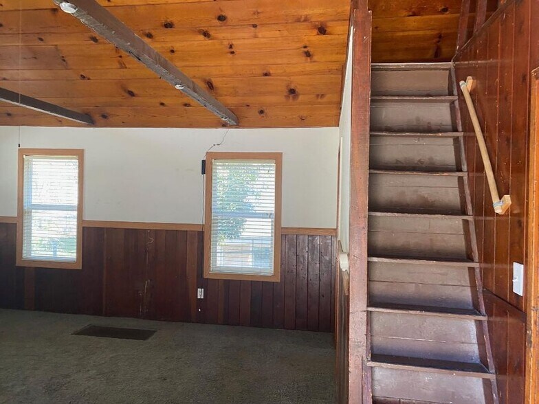 Building Photo - 22662 Seeley Dr