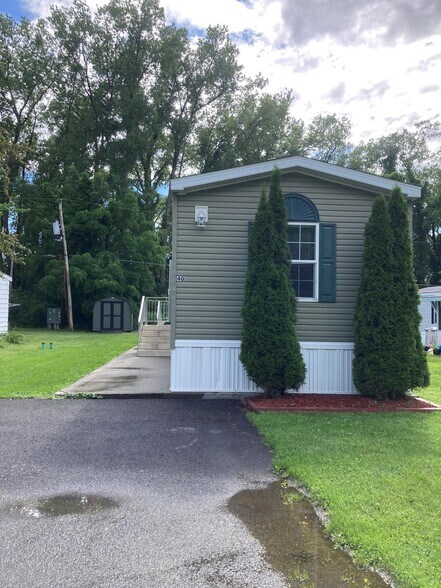 older photo - shows yard. - 40 Edgewood Dr