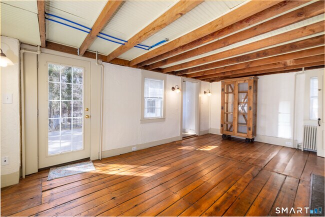 Building Photo - 1187 Mt Carmel Ave