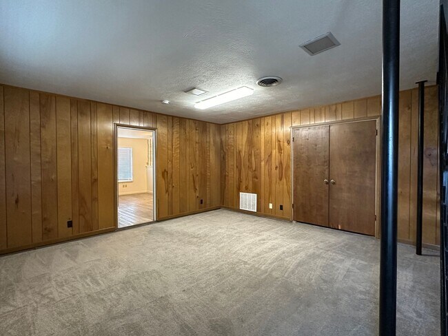 Building Photo - Ready for move in