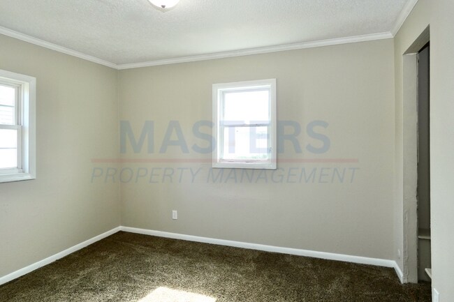 Building Photo - 2163 Hoops Dr