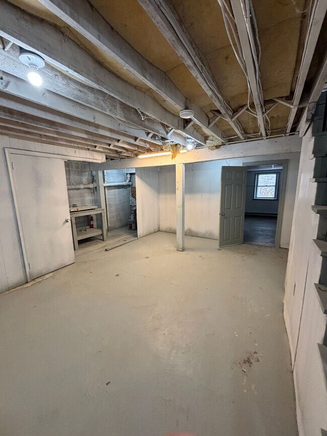 Building Photo - Beautiful 4 Bedroom 1.5 Bath House in Pottstown!