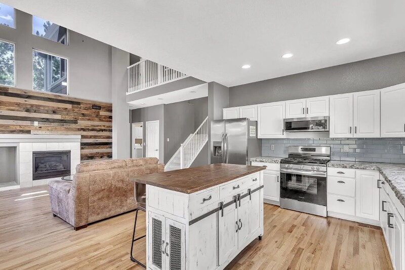 Building Photo - 750 Deer Clover Cir