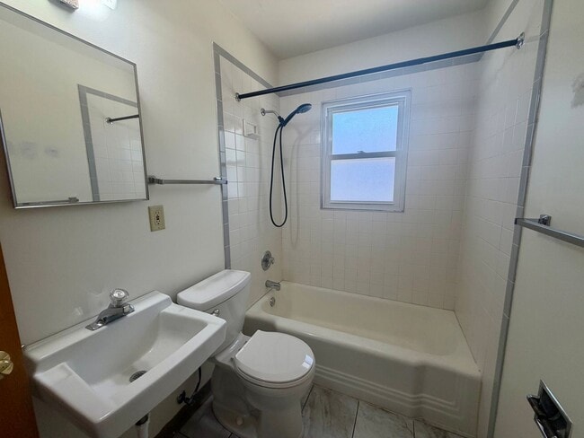 Building Photo - 863/865 S 45th St