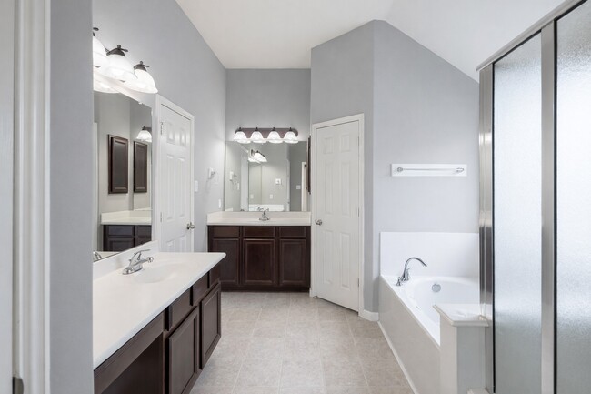 Building Photo - 16906 Langham Heights Ln