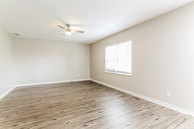 Building Photo - 795 Shellbark St