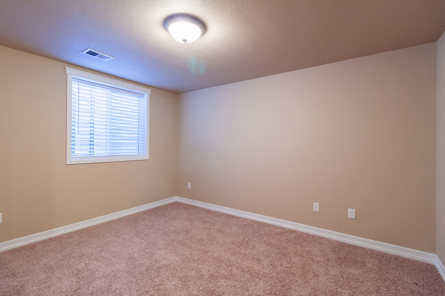 Building Photo - 414 Appletree Lane - 1