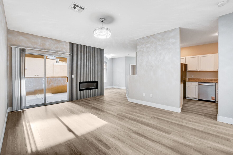 Building Photo - 1713 Sky of Red Dr