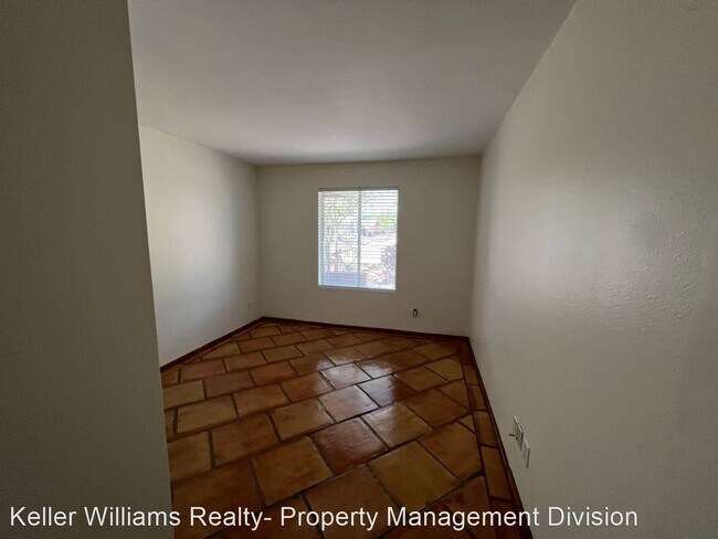 Building Photo - 4 br, 2 bath House - 1919 E. Alameda Dr 21...