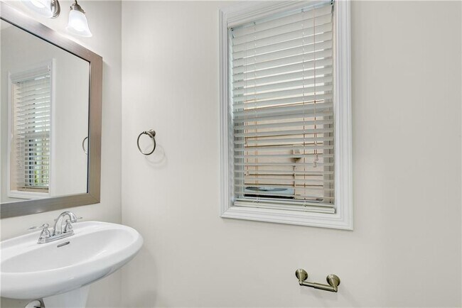 Building Photo - 4920 Breezewood Cir
