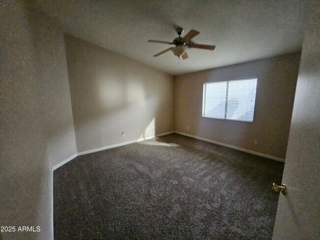 Building Photo - 842 E Impreria St