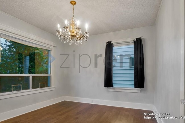 Building Photo - 902 N 77th St