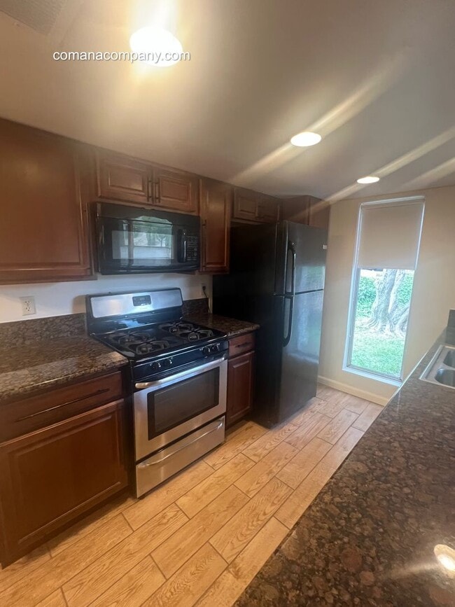 Building Photo - Beautiful 2 bedroom Condo