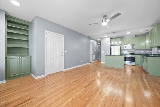 Building Photo - 6617 S Ingleside Ave