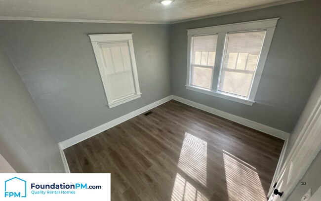 Building Photo - 1041 Rosewood Ave