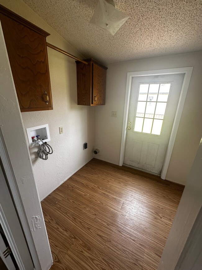 Building Photo - 5609 Dublin Dr