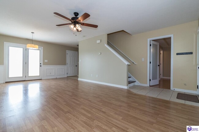Building Photo - 212 Applewood Ln