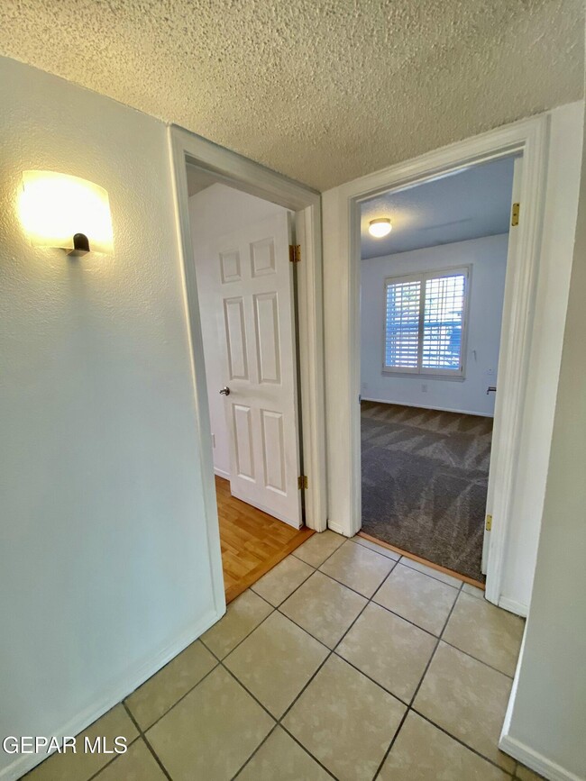Building Photo - 1305 Vista De Oro Dr