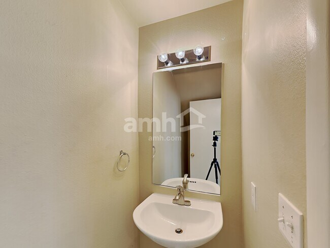 Building Photo - 193 Caswell Ct