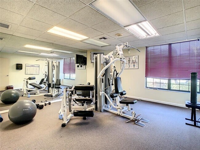 Building Photo - 2333 Feather Sound Dr