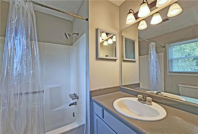 Building Photo - 434 High Creek Trce