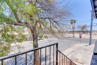 Building Photo - 312 E Tonopah Ave