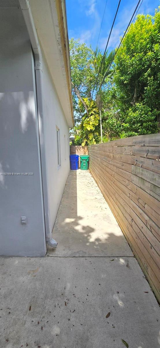 Building Photo - 2601 SW 24th Ave