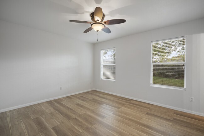 Building Photo - 903 Haynes Dr