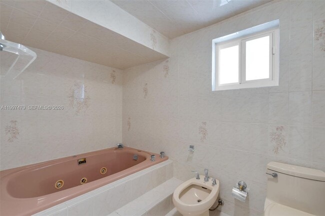 Building Photo - 201 SW 51st Ct