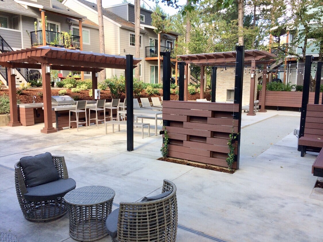 Commons At Redwood Creek Apartments Beaverton