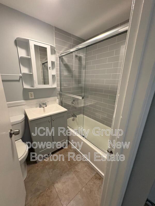 Building Photo - 56 Johnson St