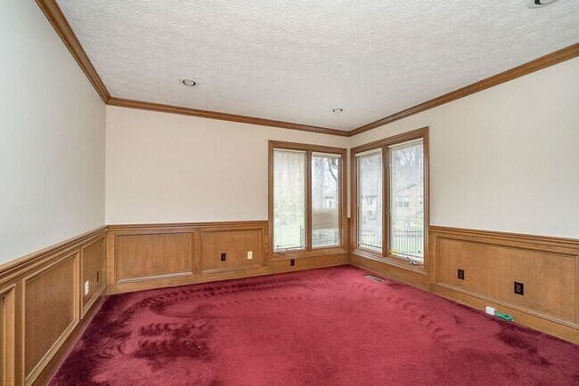 Building Photo - Beautiful Wooded Lot