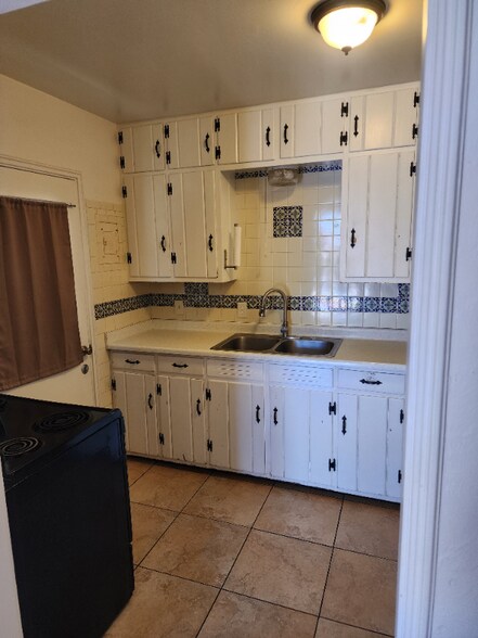 Building Photo - 1207 N Palo Verde Blvd