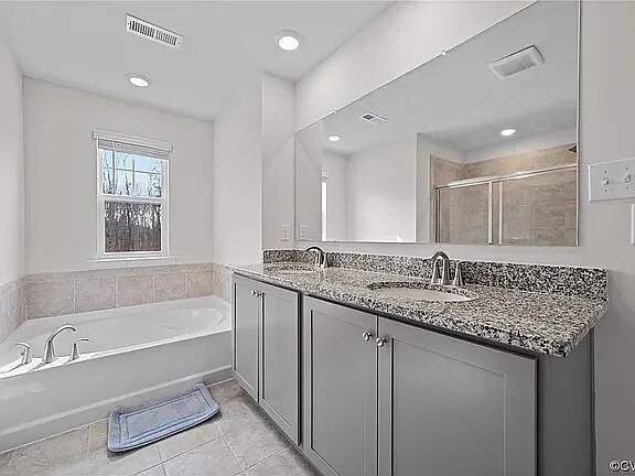 MASTER BATH TUB - 5519 Tag Alder Ter