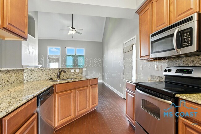 Building Photo - 17194 Palm Ridge Dr